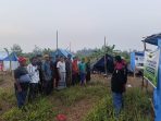 pembekalan kepada para ketua kelompok tani oleh pengawas Koperasi Produsen Tani Aman Makmur. www.mediageser.com