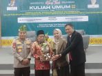Kapolda Riau Irjen pol Dr Herry Heryawan S.I.K.M.H.M.HJUMGreen Policing hingga AI, Kuliah Umum UHTP Dorong SDM Unggul Hadapi Era Digital
